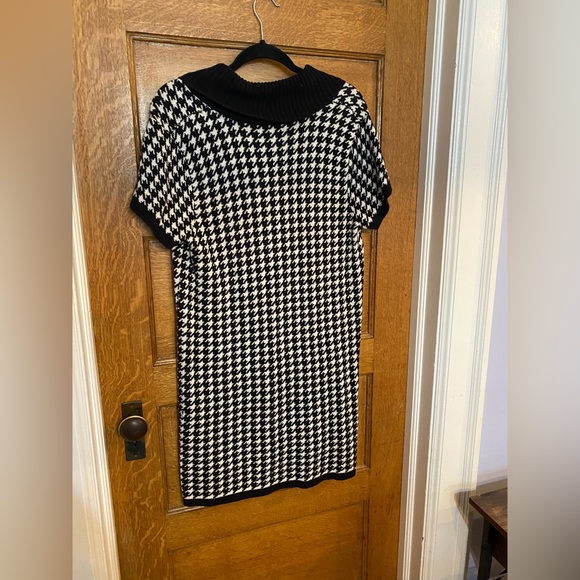 Style & Co houndstooth sweater dress - Picture 2 of 3